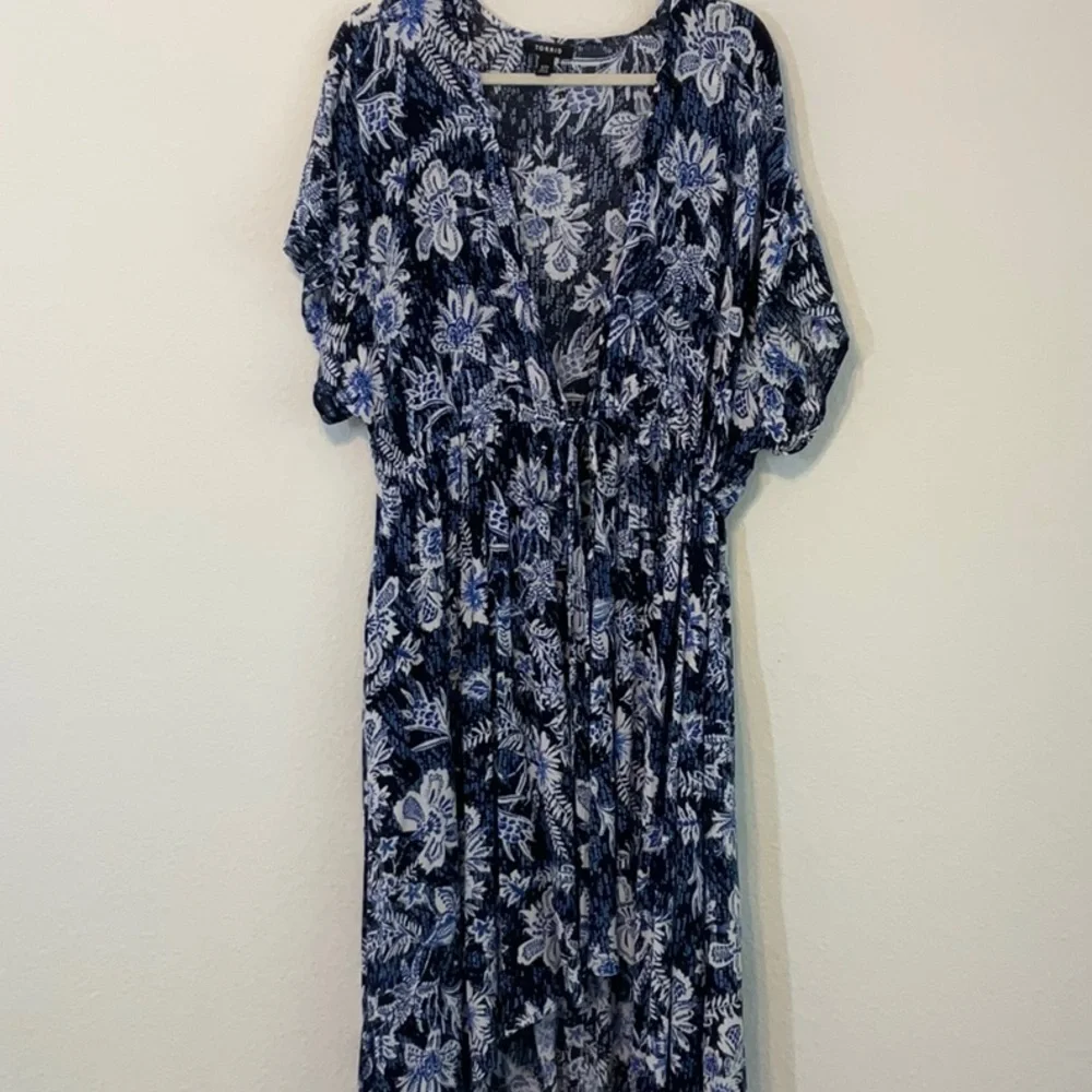 Torrid Swim Cover Up Size 14/16 Torrid size 1 / 2 Navy Black White Blue - Picture 2 of 12